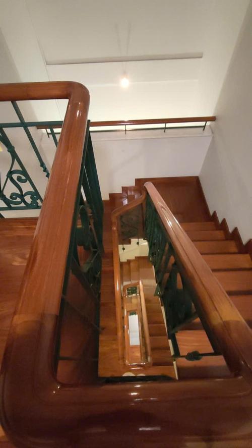 Nhà 2 tầng BTCT đẹp, hẻm rộng xe hơi, gần AEON Mall Bình Long